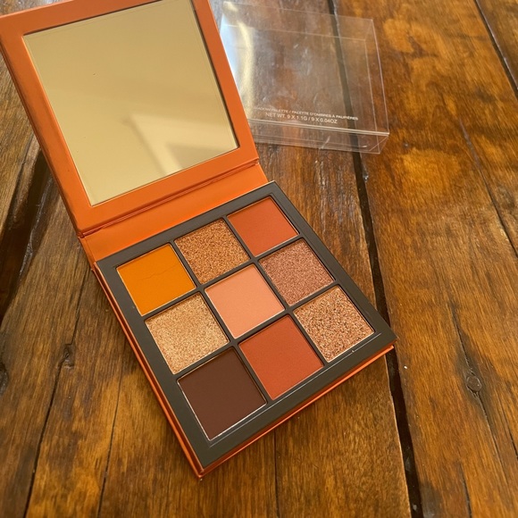 NWT Hudabeauty Topaz Obvesaions eyeshadow palette - Picture 2 of 3